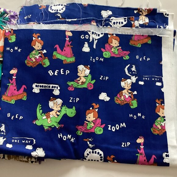 A Bundle Of Cushion / Upholstery Fabrics Materials - Picture 4 of 7